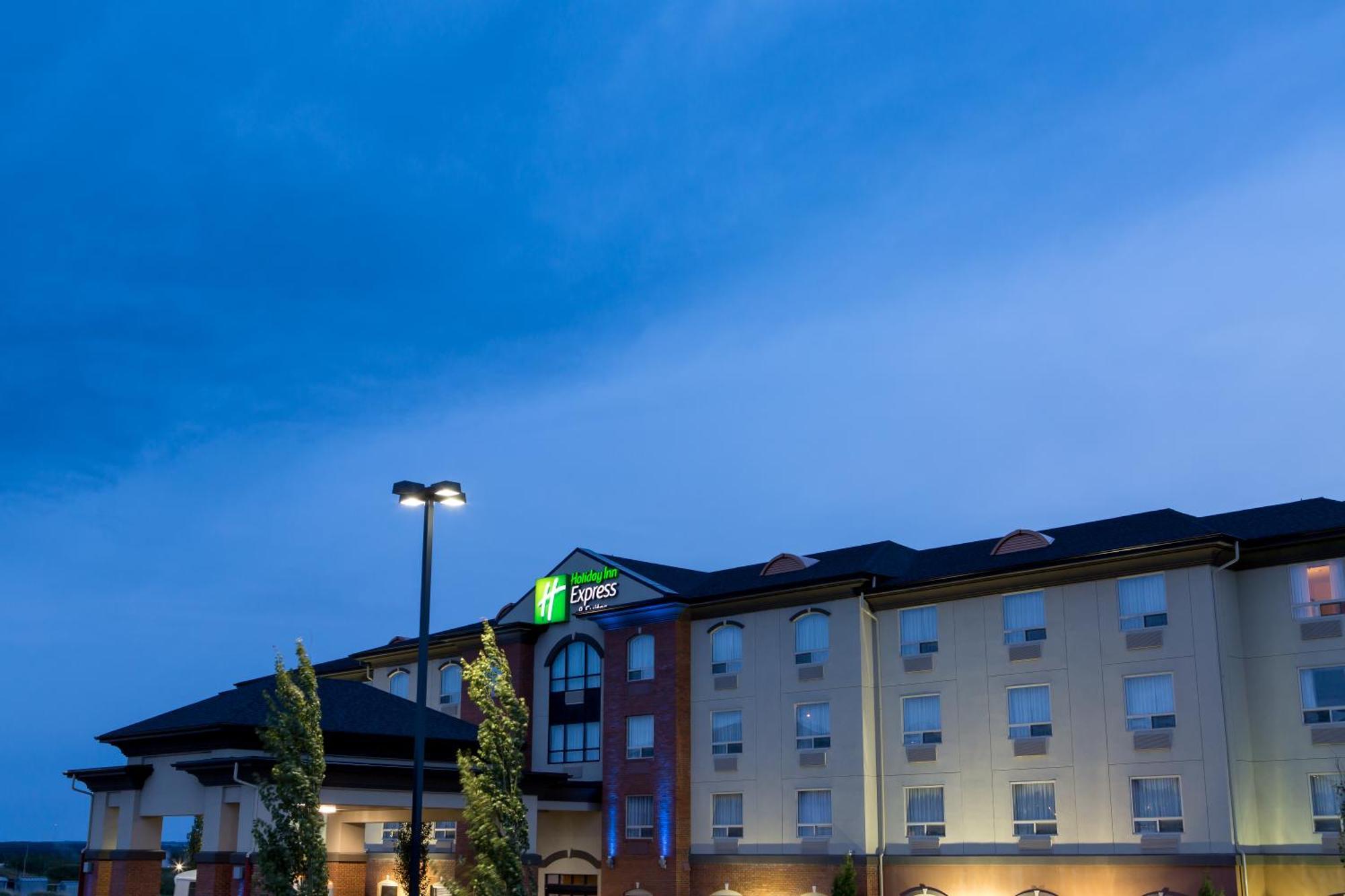 Holiday Inn Express & Suites Drayton Valley By Ihg Eksteriør bilde