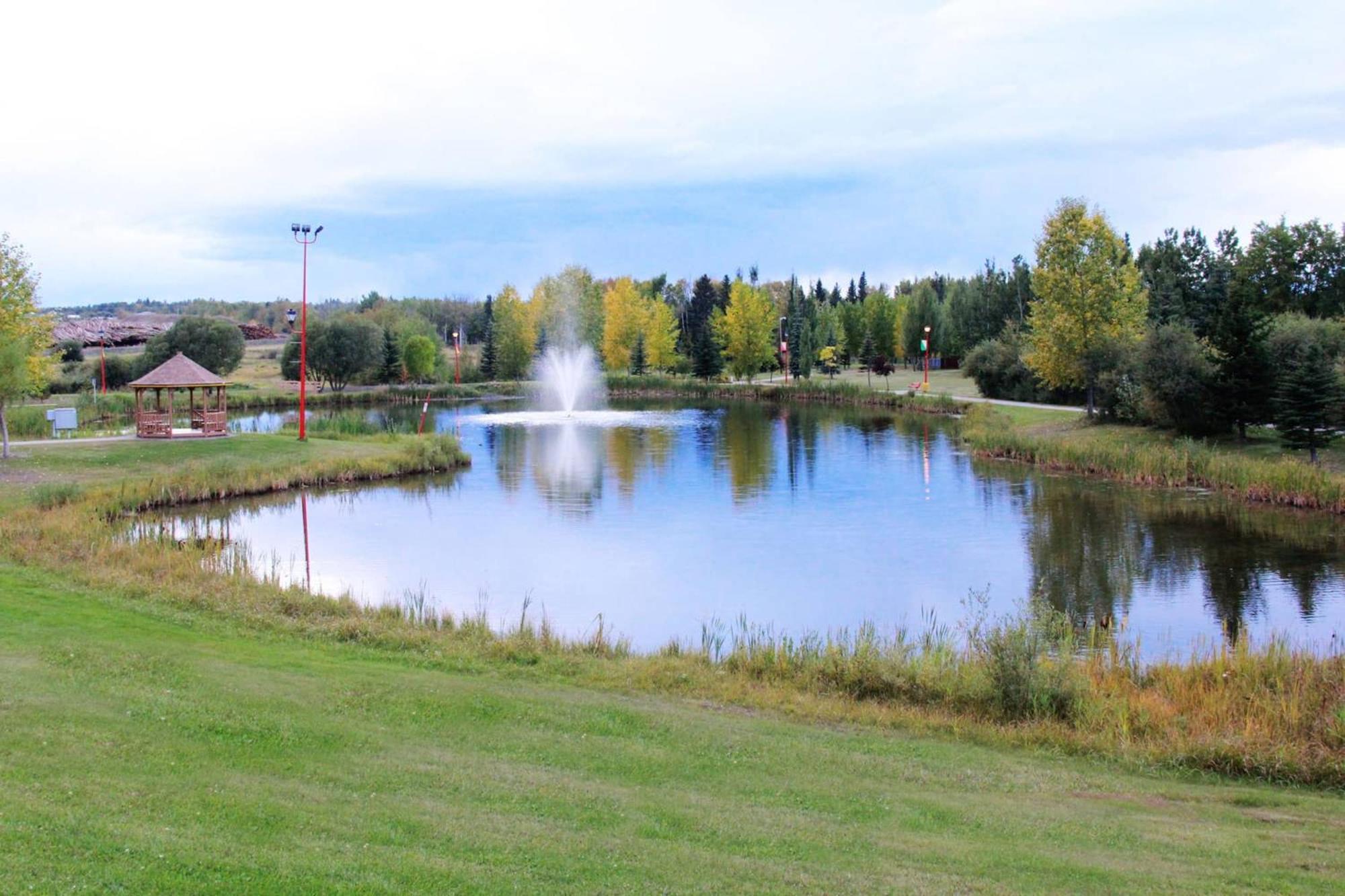 Holiday Inn Express & Suites Drayton Valley By Ihg Eksteriør bilde